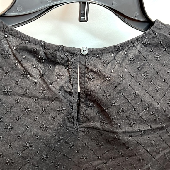 🖤 NWOT Divided Black Eyelet Puff Sleeve Top in Size Small - Picture 5 of 7